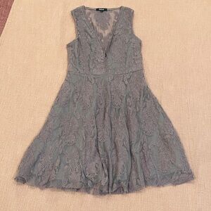 Wishlist small wm’s Lace Midi Dress in dusty mauve